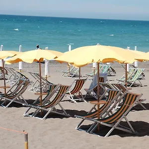 Casa Di Caccia 2*, Marina Di Bibbona Italia